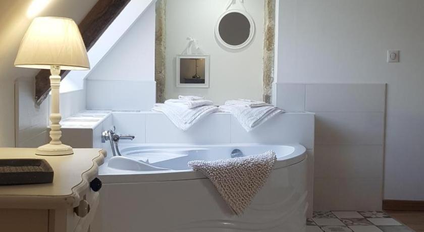 Manoir De Pierreville Audouville-la-Hubert Екстериор снимка